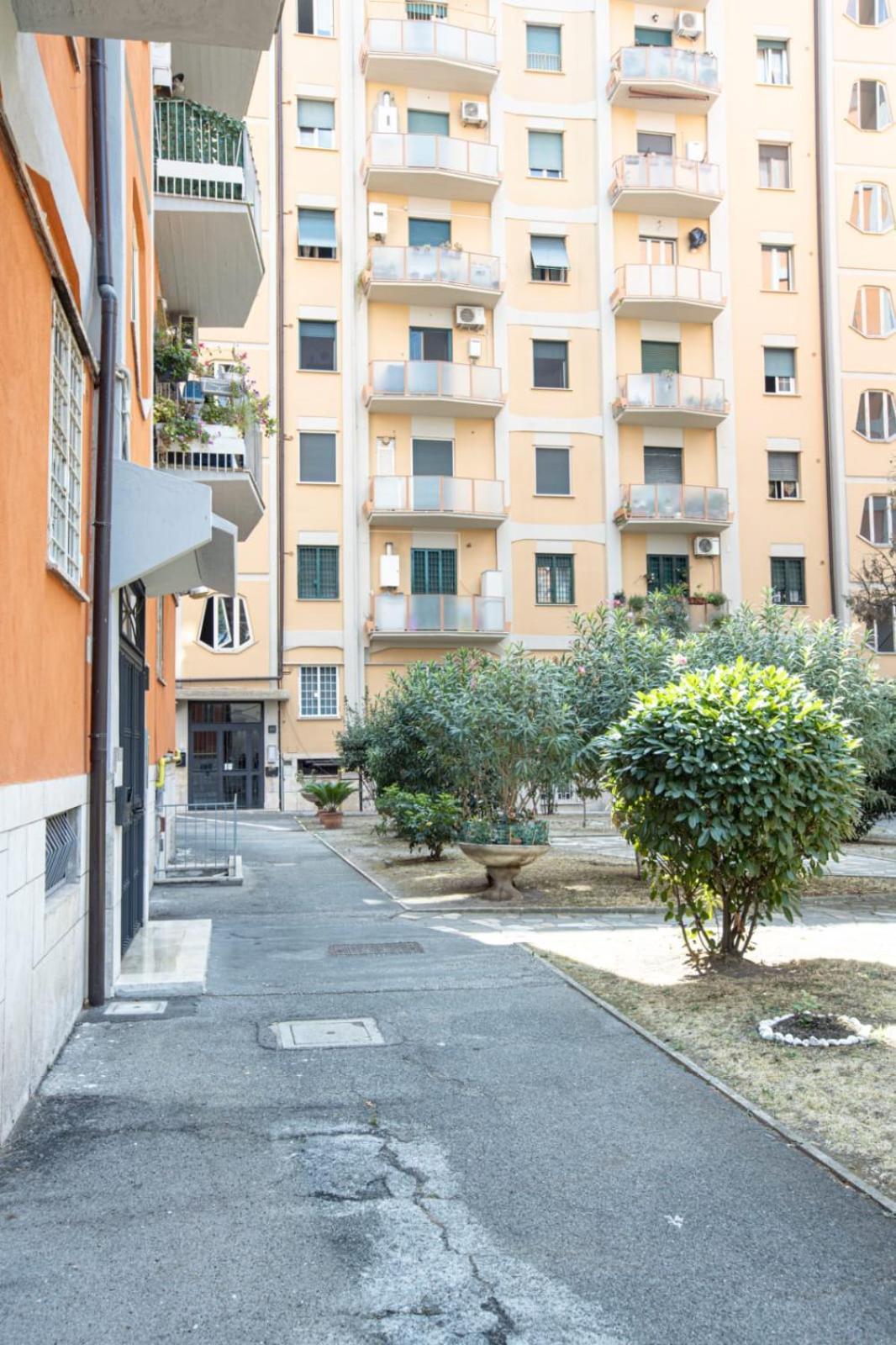Aeterna - Metro A , 20 Min To The Center - Tourist Tax Included - Free Wi-fi * Rome